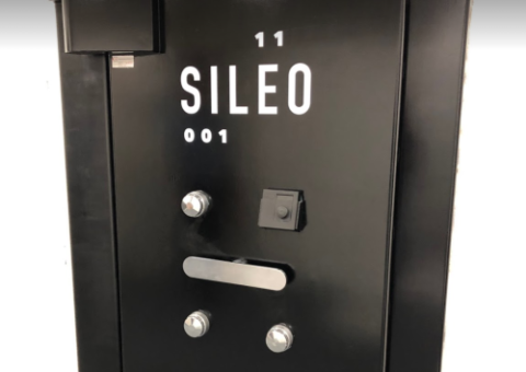 Porte du coffre-fort du centre informatique de Fahrwangen avec le logo Sileo